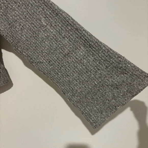 We The Free Crazy on you cropped thermal Cinch Sweater Bell Sleeves grey small - Picture 6 of 6